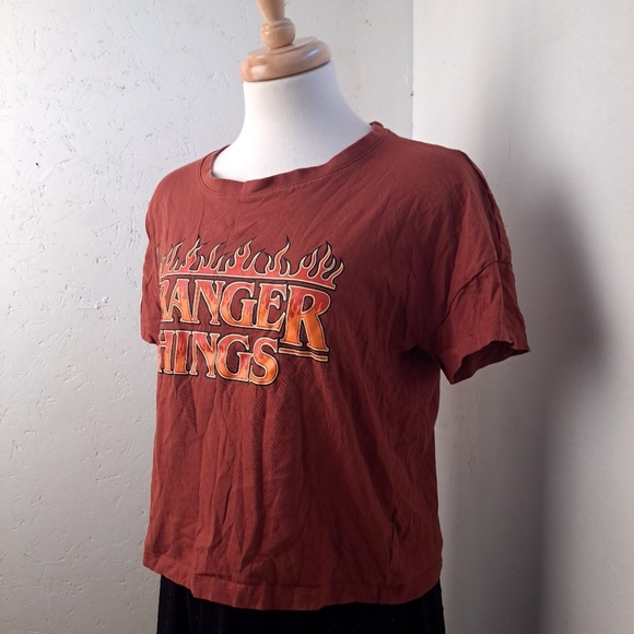 Stranger Things | Rusty red cropped women's graphic t shirt - Picture 2 of 10